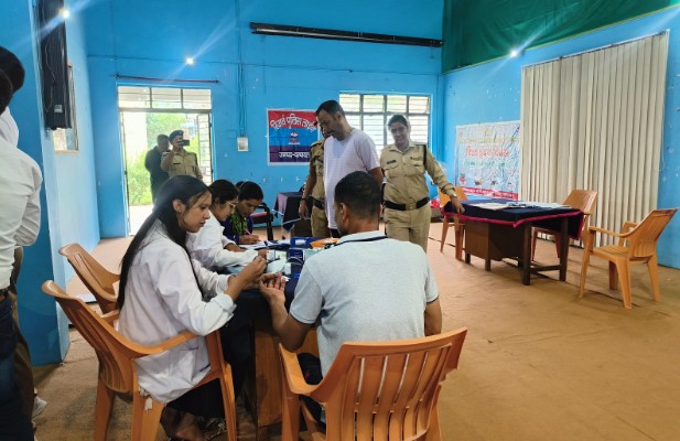 फिट उत्तराखंड अभियान: चंपावत पुलिस लाइन में निःशुल्क स्वास्थ्य शिविर आयोजित